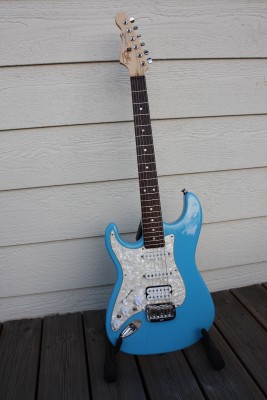 G&L Legacy baby blue02.jpg