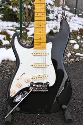 G&L-Legacy-LH-2008_2.jpg