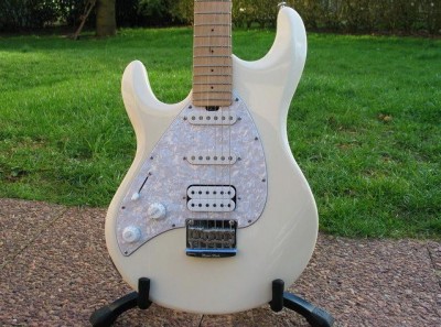 Musicman silhouette special..jpg