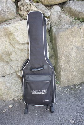 Epiphone_SG_micros_Gibson_1.jpg