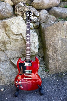 Epiphone_SG_micros_Gibson_2.jpg