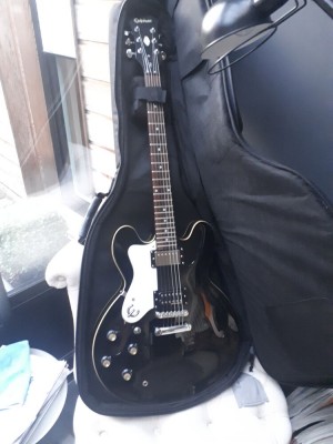 epiphone-dot-gaucher-3126072.jpg