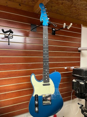 G&L USA Fullerton ASAT Classic Left Handed.jpg