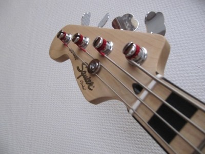 Squier tête JB.jpg