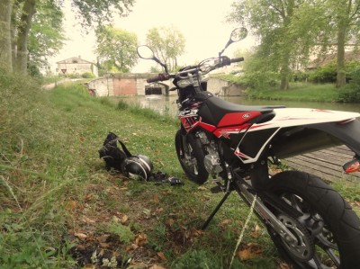 Canal à moto.JPG